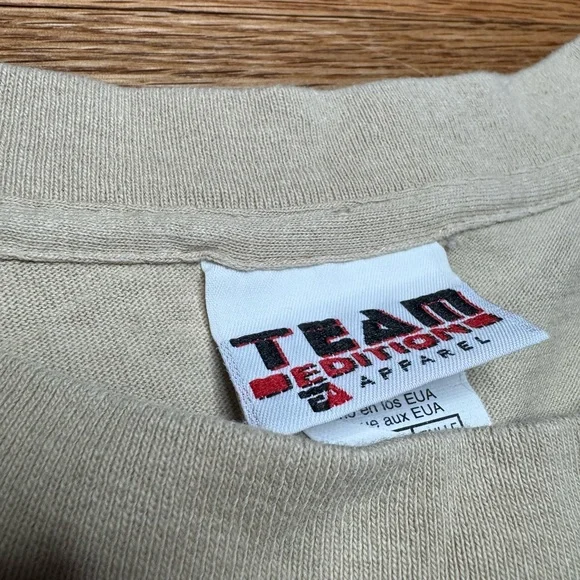 Vintage Notre Dame Fighting Irish Y2K T Shirt Men’s XL Gold 2000s Vtg - Picture 4 of 4